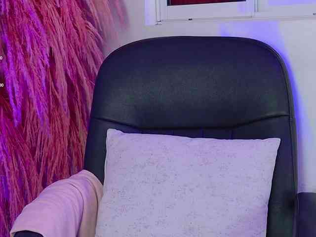 ZoeCamils webcam