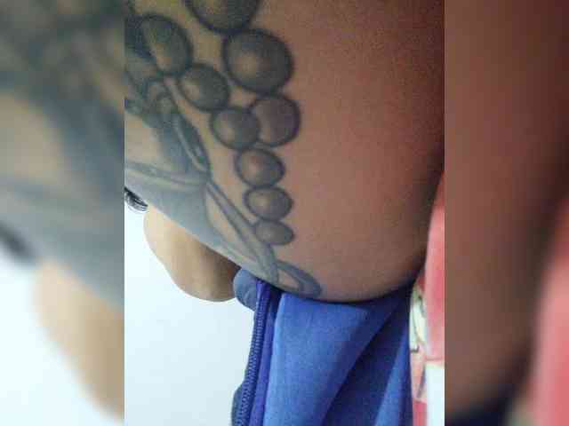 ZoeCamils webcam
