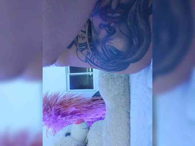 ZoeCamils webcam