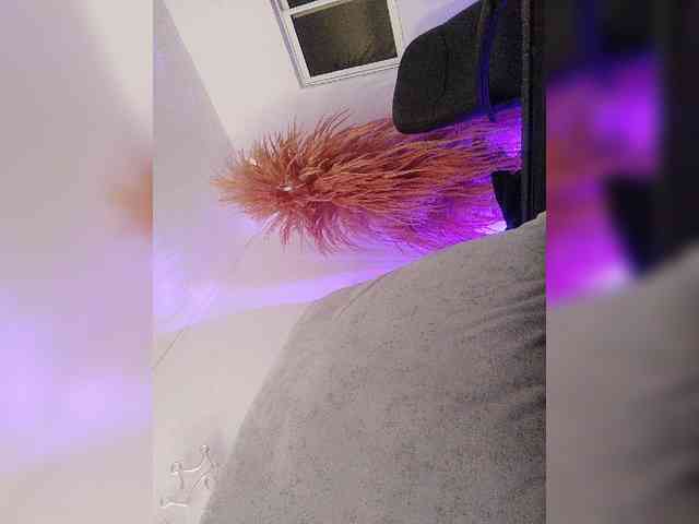 ZoeCamils webcam