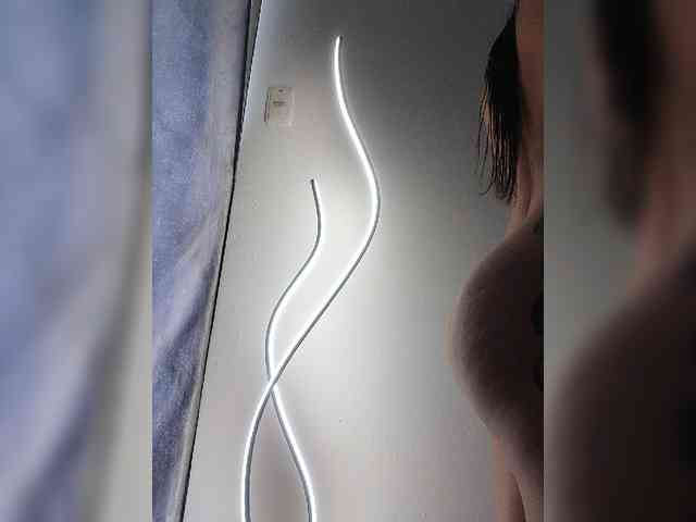 ZoeCamils webcam