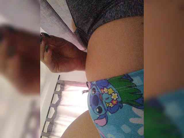 ZoeCamils webcam