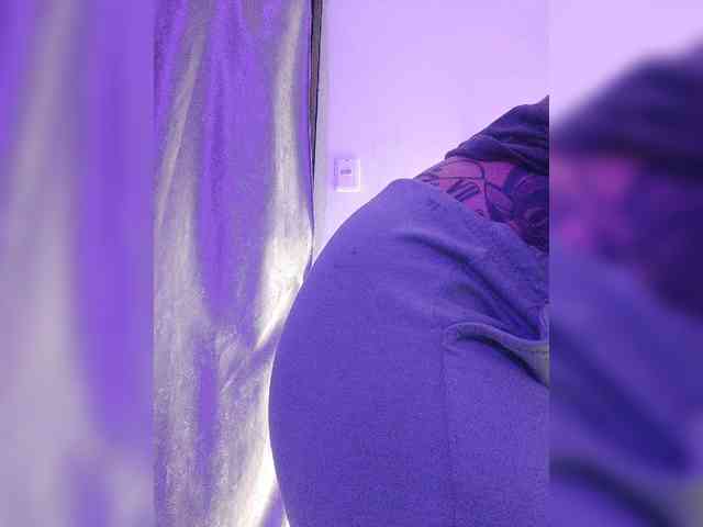 ZoeCamils webcam