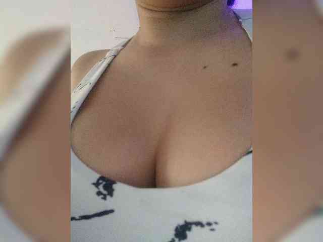 ZoeCamils webcam