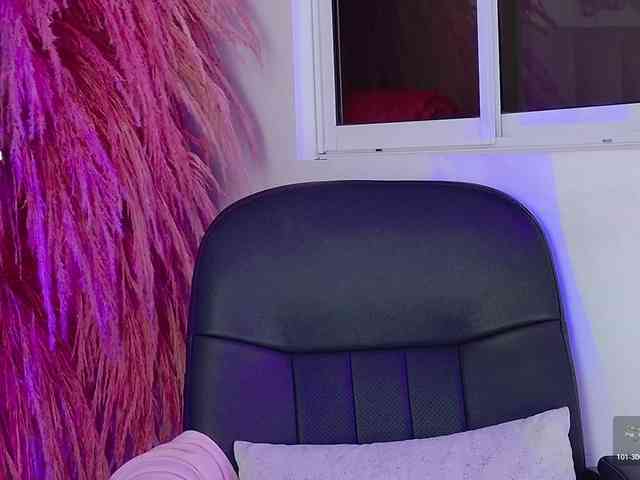 zoecamils's live room