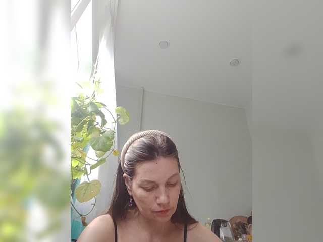 zvezda2511 live cam on BongaCams
