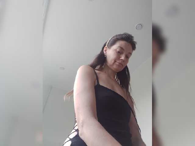 zvezda2511 live cam on BongaCams