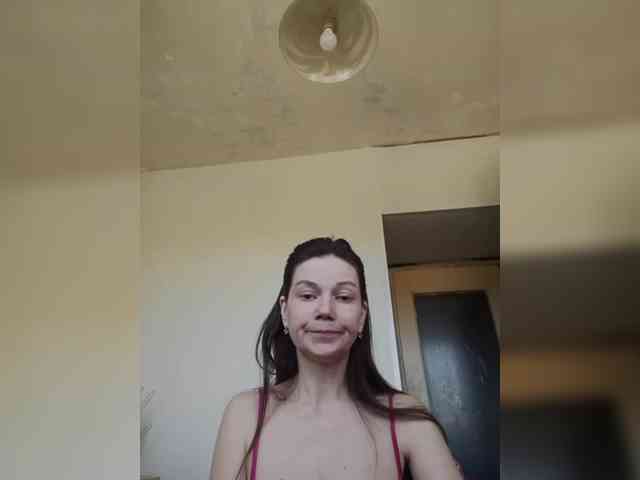 zvezda2511 Live Webcam on BongaCams