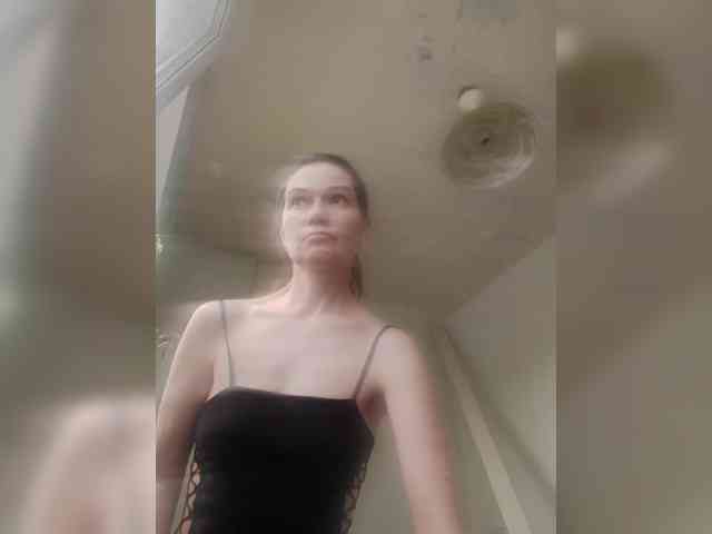 zvezda2511 Live Webcam on BongaCams
