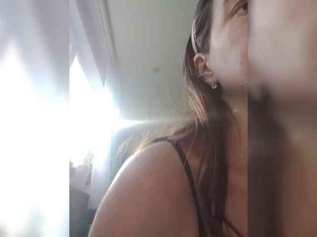 zvezda2511 Live Webcam on BongaCams
