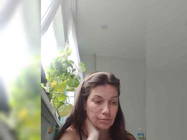 zvezda2511 Live Webcam on BongaCams