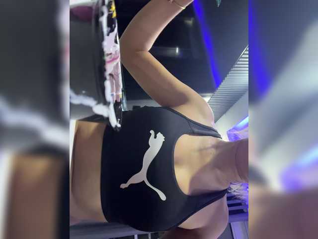 lucygirl- live sex show