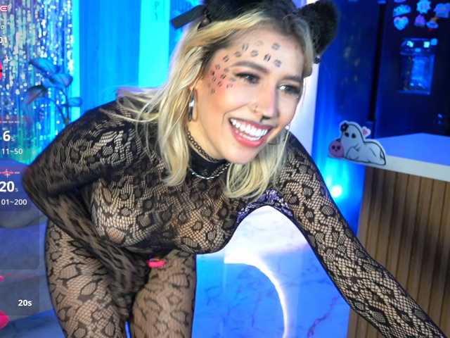 Lucyrouse live cam