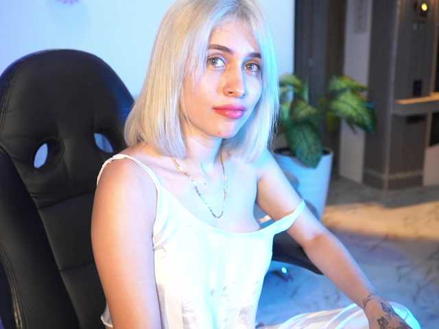 lucygirl- live webcam show