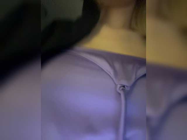 LucyRouse live cam preview