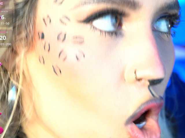 Lucyrouse live cam