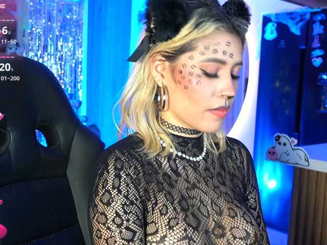Lucyrouse live cam