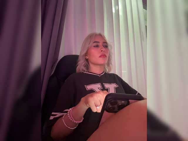 lucygirl- live webcam show
