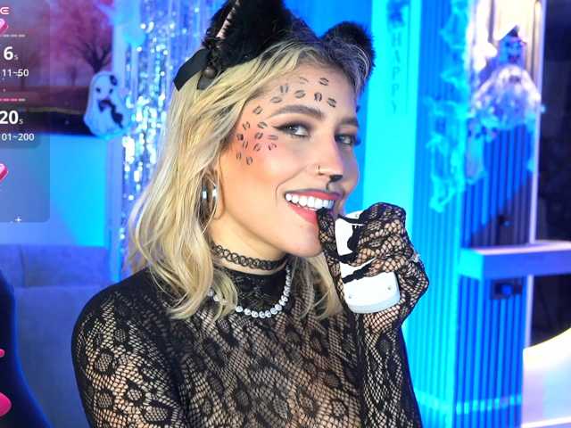 Lucyrouse live cam