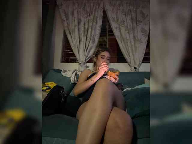 LucyRouse webcam