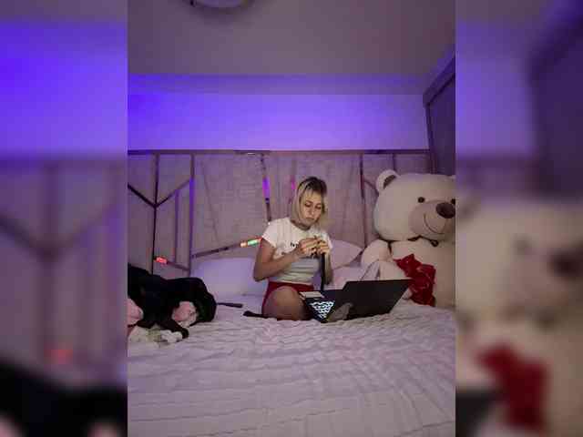 LucyRouse webcam
