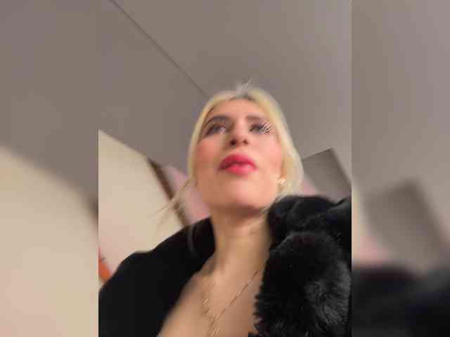 LucyRouse webcam
