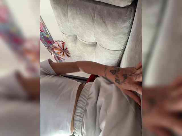 LucyRouse webcam