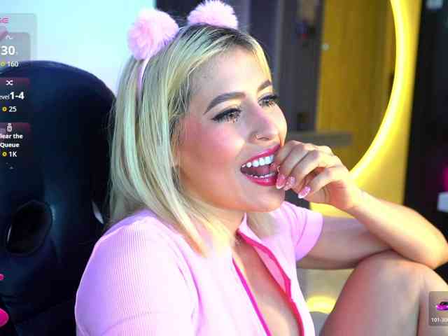 LucyRouse webcam