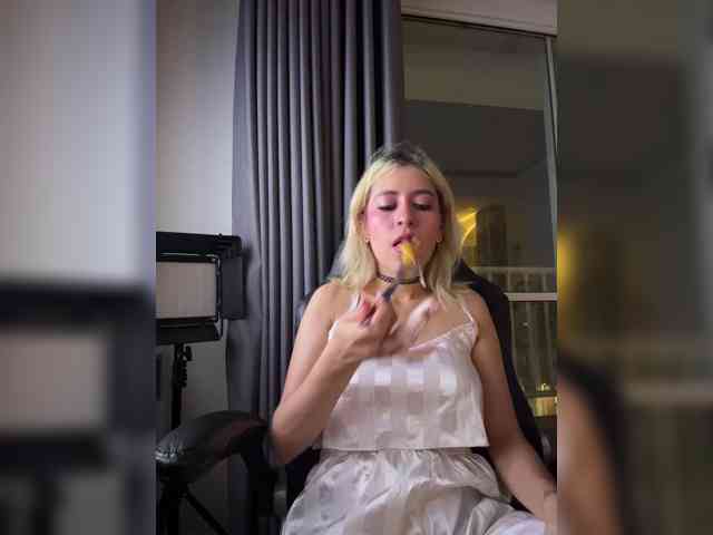 LucyRouse webcam