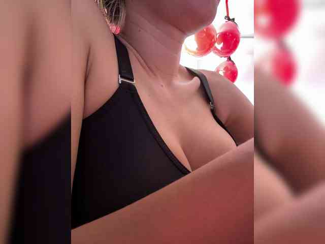 LucyRouse webcam