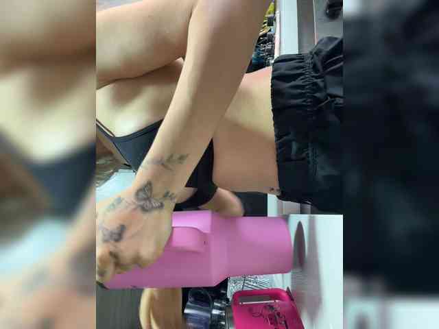 LucyRouse webcam