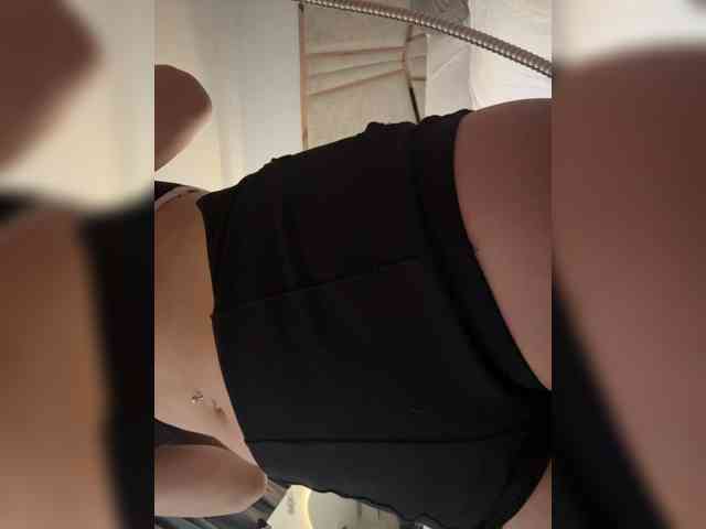 LucyRouse webcam