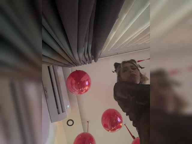 LucyRouse webcam