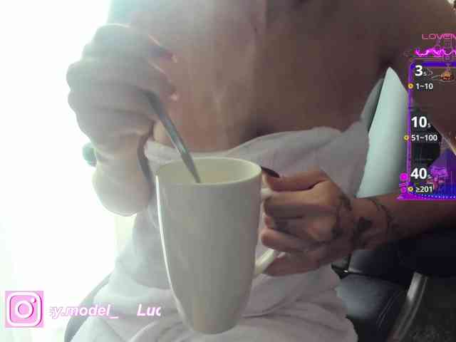 LucyRouse webcam