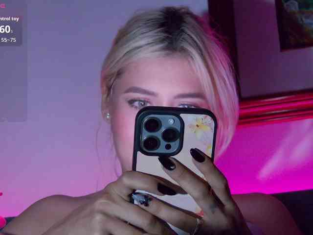 LucyRouse webcam