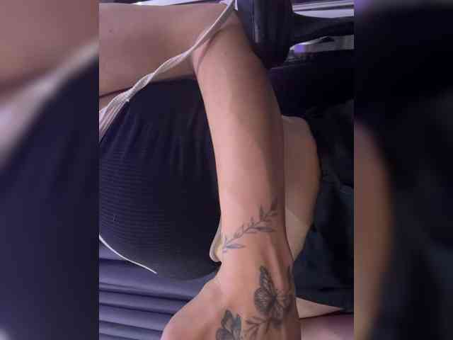 LucyRouse webcam