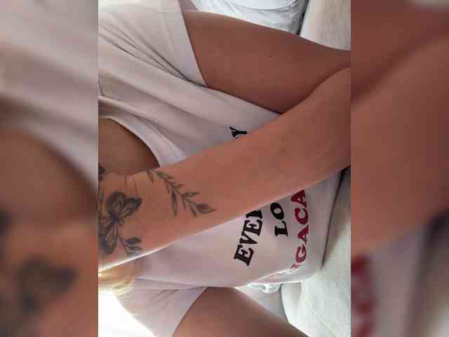 LucyRouse webcam