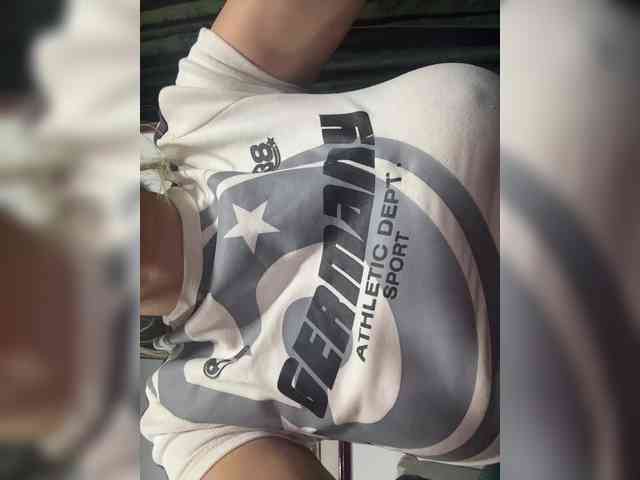 LucyRouse webcam
