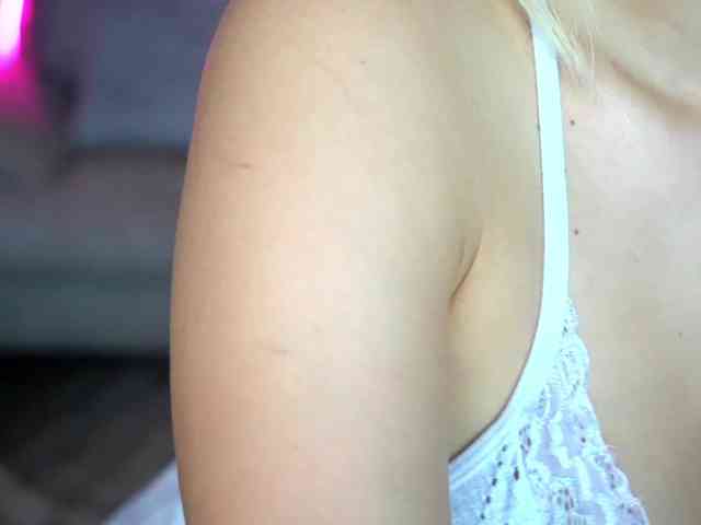 LucyRouse webcam