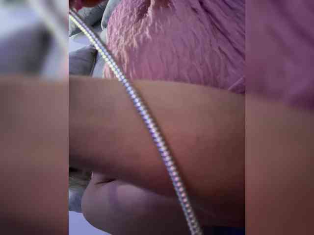 LucyRouse webcam