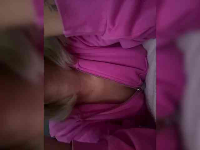 LucyRouse webcam