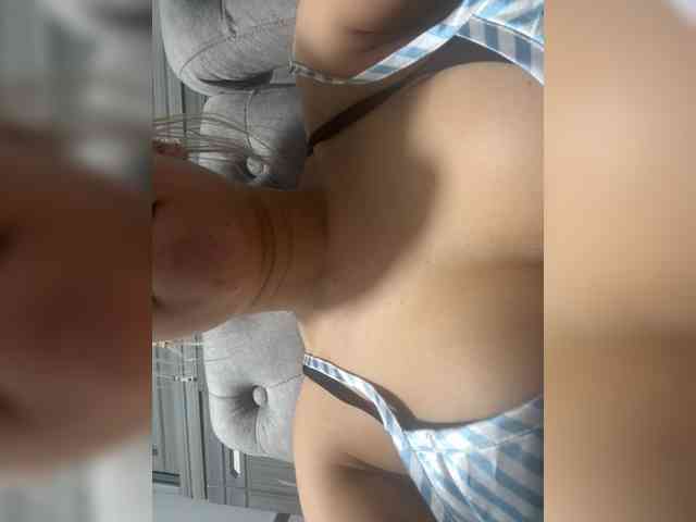 LucyRouse webcam