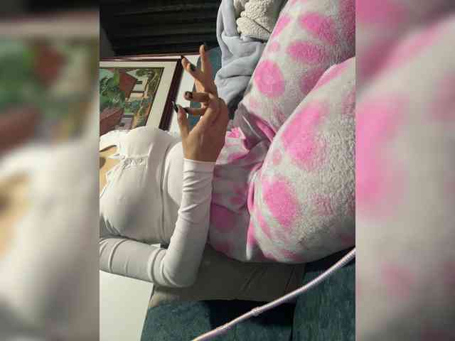 LucyRouse webcam