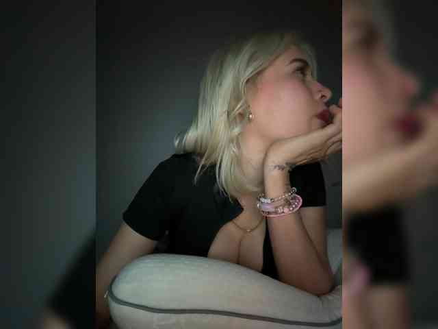 LucyRouse webcam