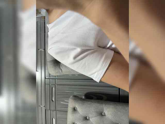 LucyRouse webcam