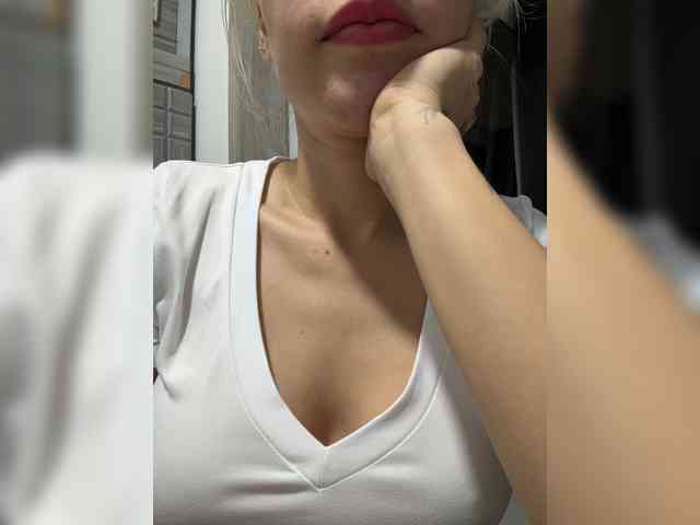 LucyRouse webcam