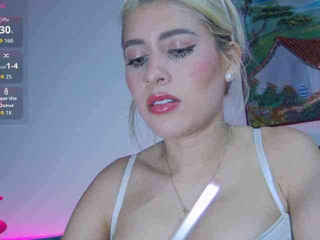 LucyRouse webcam