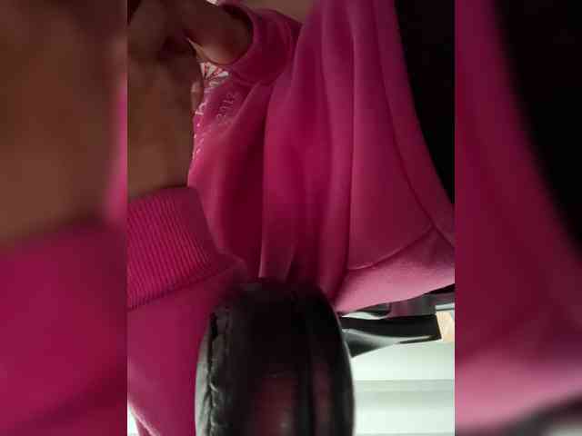 LucyRouse webcam