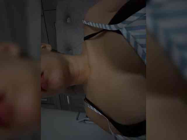 LucyRouse webcam