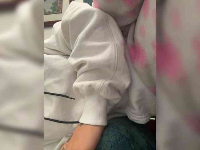 LucyRouse webcam
